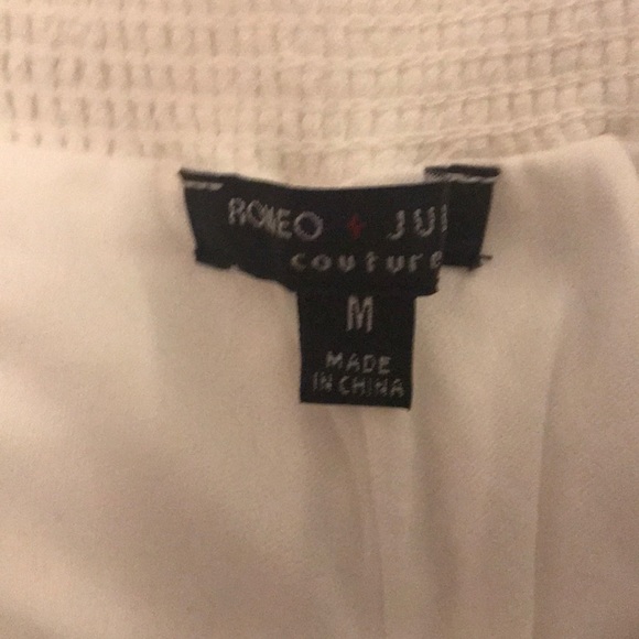 Worn maybe 3 times. Cute shorts with pattern. - Picture 6 of 6